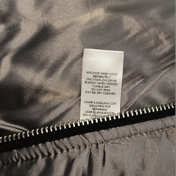 CHICO'S ZENERGY Silver Puff Vest. Plus Size 3X - Picture 7 of 7